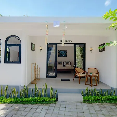 Crystal Flow Guest House & Apartment Canggu