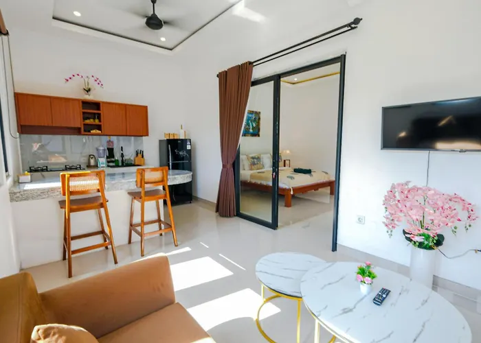 Crystal Flow & Guest house
