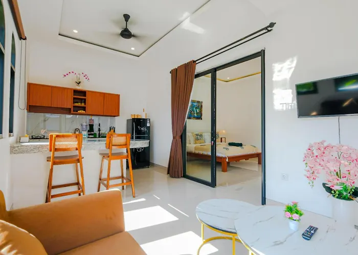 Crystal Flow & Guest house