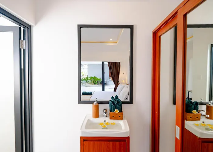 Crystal Flow & Guest house